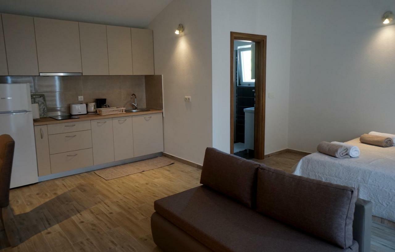 Apartments Sanja Jezera Bagian luar foto